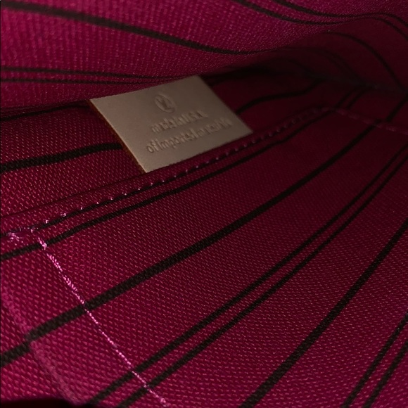 *SOLD* Authentic Louis Vuitton Neverfull Wristlet - Picture 5 of 11